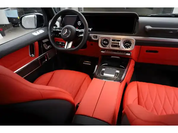 MERCEDES-BENZ G 580 EQ (19/23)