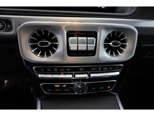 MERCEDES-BENZ G 400 d (17/26)