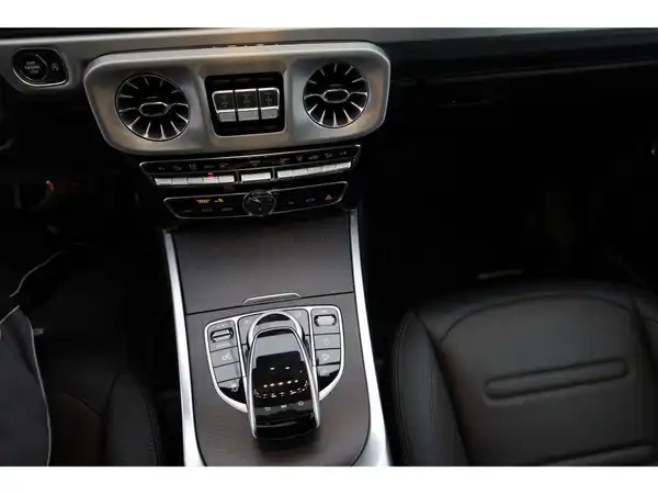 MERCEDES-BENZ G 400 d (18/26)