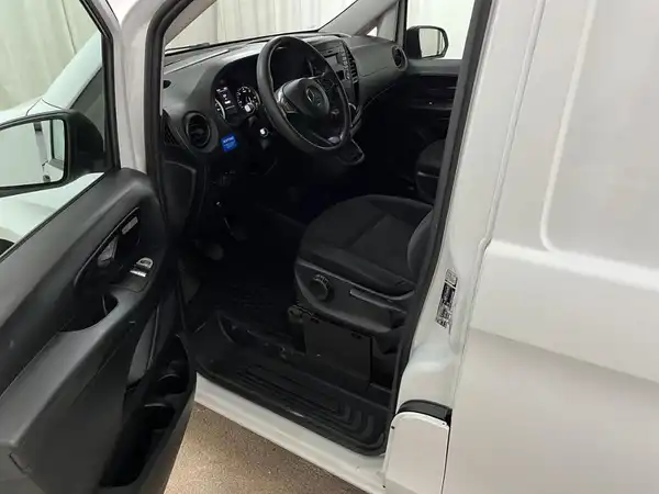 MERCEDES-BENZ Vito 114 CDI (8/24)