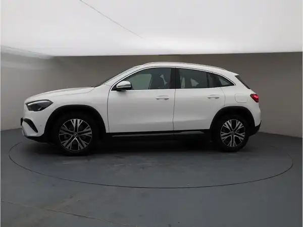 MERCEDES-BENZ GLA 220 4M (3/23)