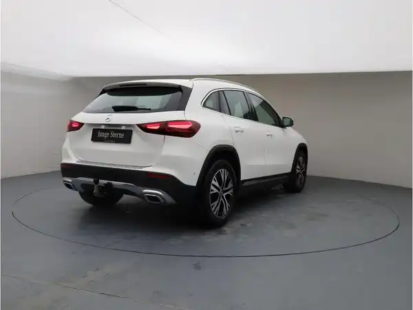 MERCEDES-BENZ GLA 220 4M (6/23)