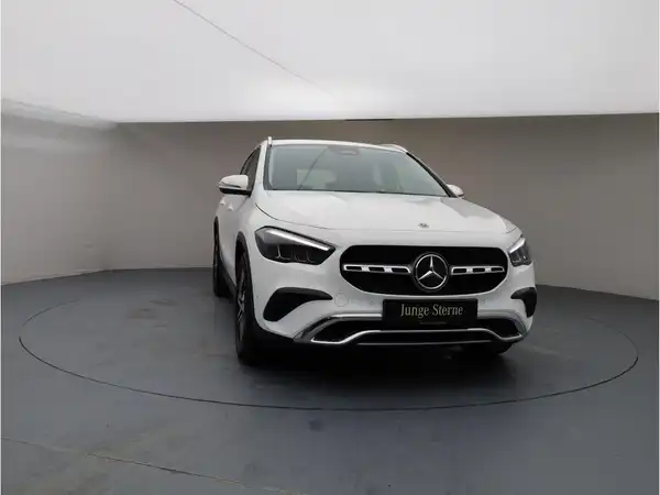MERCEDES-BENZ GLA 220 4M (9/23)