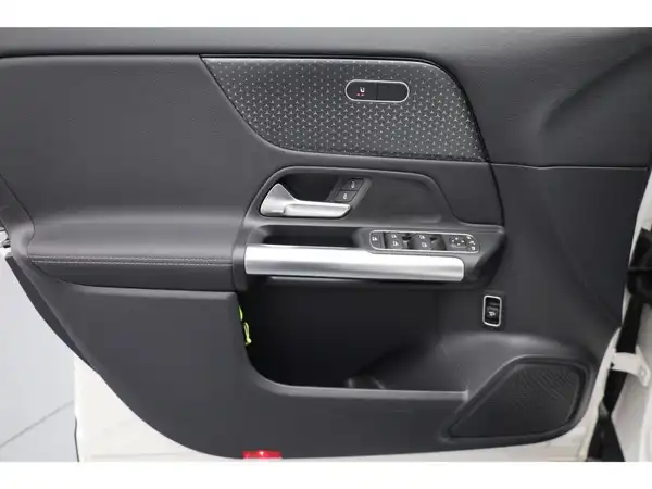 MERCEDES-BENZ GLA 220 4M (10/23)