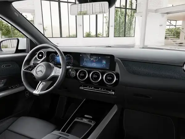 MERCEDES-BENZ GLA 200 (11/11)