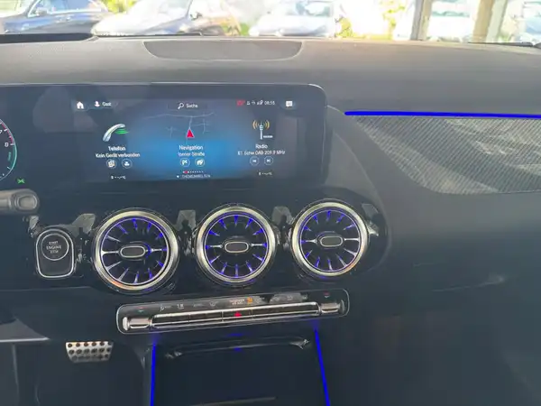MERCEDES-BENZ GLA 250 e (18/18)