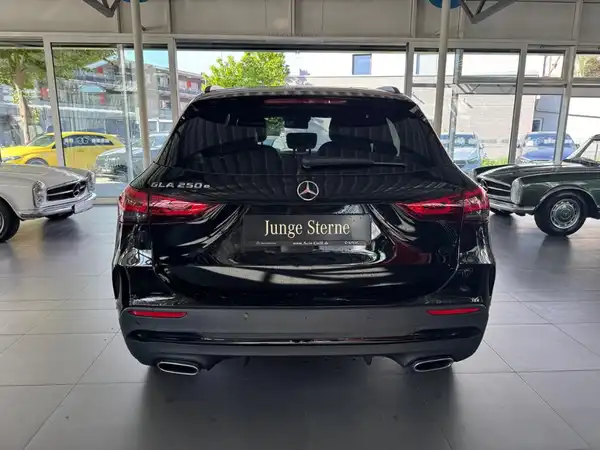 MERCEDES-BENZ GLA 250 e (3/18)