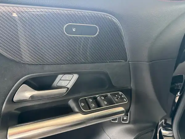MERCEDES-BENZ GLA 250 e (9/18)
