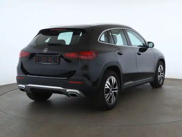 MERCEDES-BENZ GLA 200 d (3/11)