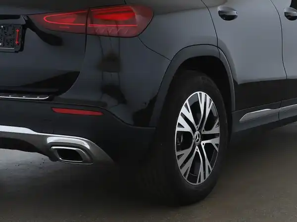 MERCEDES-BENZ GLA 200 d (5/11)