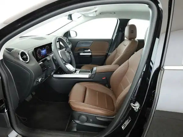 MERCEDES-BENZ GLA 200 d (6/11)