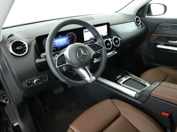 MERCEDES-BENZ GLA 200 d (7/11)