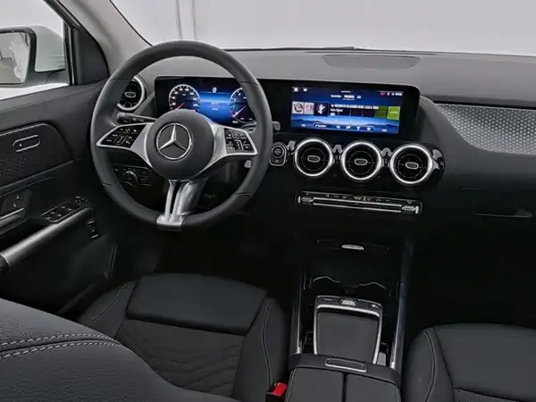 MERCEDES-BENZ GLA 200 (7/10)