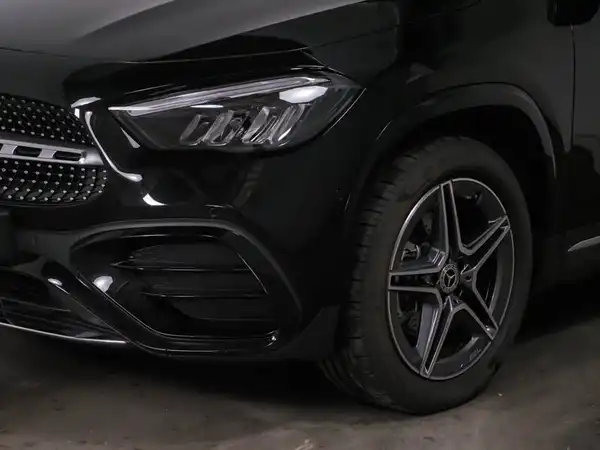 MERCEDES-BENZ GLA 250 e (3/10)