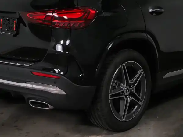 MERCEDES-BENZ GLA 250 e (4/10)