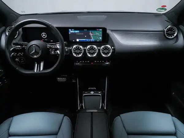 MERCEDES-BENZ GLA 250 e (7/10)