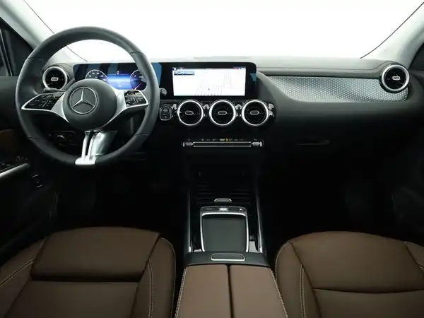 MERCEDES-BENZ GLA 200 d (8/10)