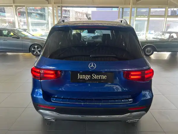 MERCEDES-BENZ GLB 180 d (6/30)