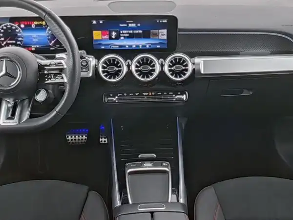 MERCEDES-BENZ GLB 35 AMG 4M (6/10)