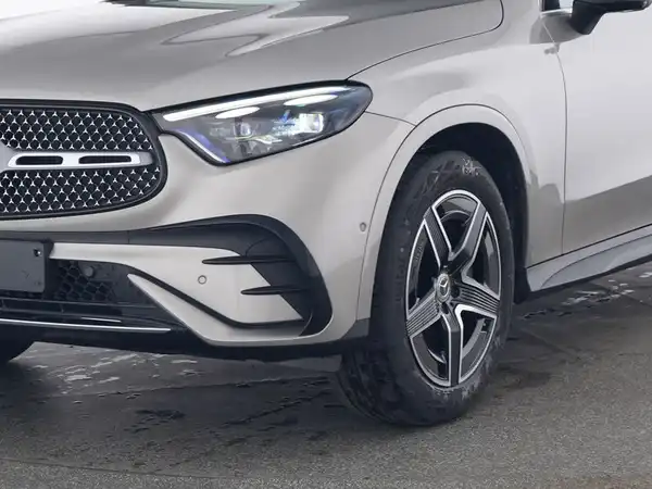 MERCEDES-BENZ GLC 200 4M (4/10)