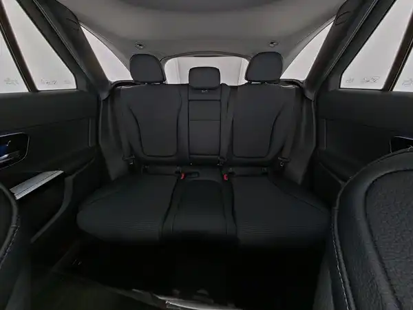 MERCEDES-BENZ GLC 200 4M (10/10)