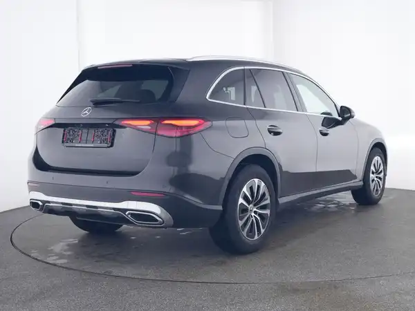 MERCEDES-BENZ GLC 200 (3/10)