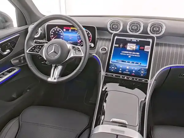 MERCEDES-BENZ GLC 200 (7/10)