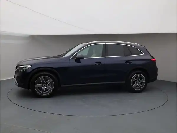 MERCEDES-BENZ GLC 300 d 4M (3/28)