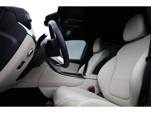MERCEDES-BENZ GLC 300 d 4M (25/28)