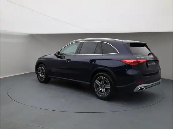MERCEDES-BENZ GLC 300 d 4M (4/28)
