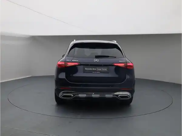 MERCEDES-BENZ GLC 300 d 4M (5/28)