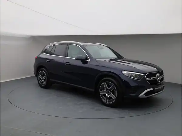 MERCEDES-BENZ GLC 300 d 4M (8/28)