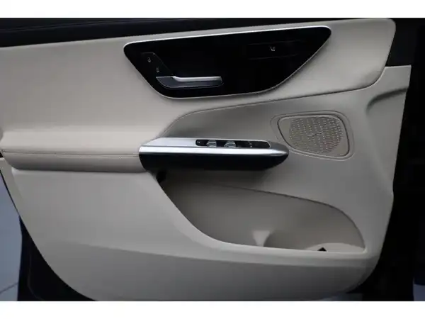 MERCEDES-BENZ GLC 300 d 4M (10/28)