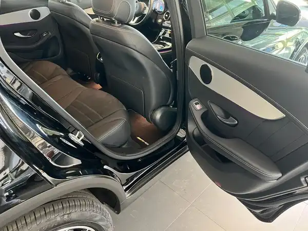 MERCEDES-BENZ GLC 300 e 4M (11/24)