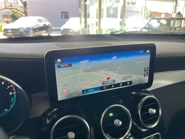 MERCEDES-BENZ GLC 300 e 4M (20/24)