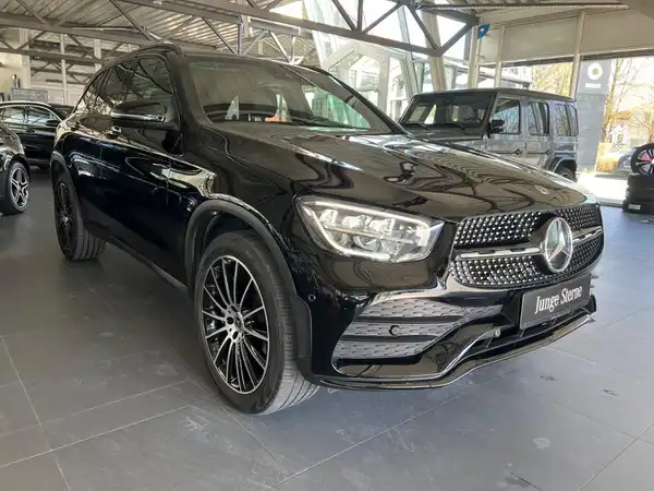 MERCEDES-BENZ GLC 300 e 4M (4/24)