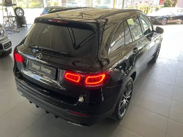 MERCEDES-BENZ GLC 300 e 4M (5/24)