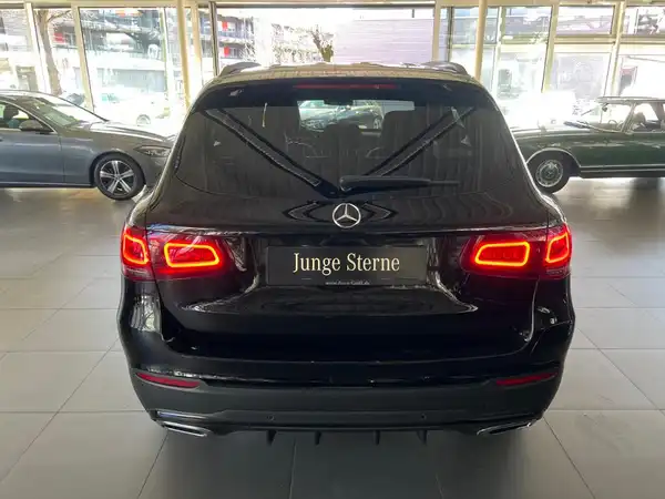 MERCEDES-BENZ GLC 300 e 4M (6/24)