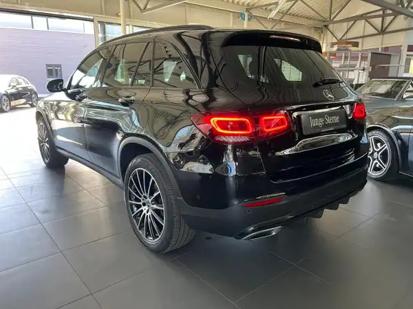 MERCEDES-BENZ GLC 300 e 4M (7/24)