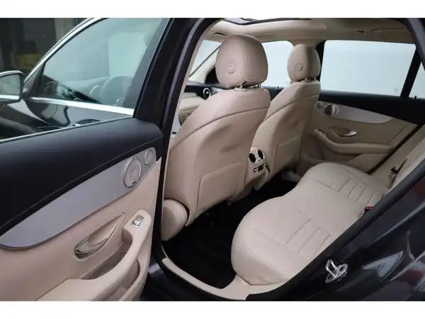 MERCEDES-BENZ GLC 300 de 4M (12/31)