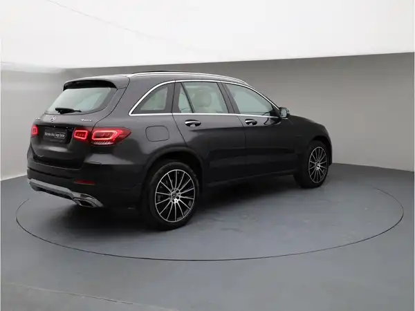 MERCEDES-BENZ GLC 300 de 4M (6/31)