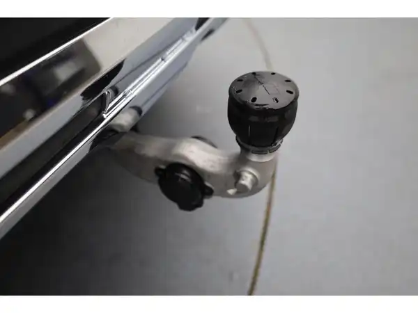 MERCEDES-BENZ GLC 300 e 4M (17/30)