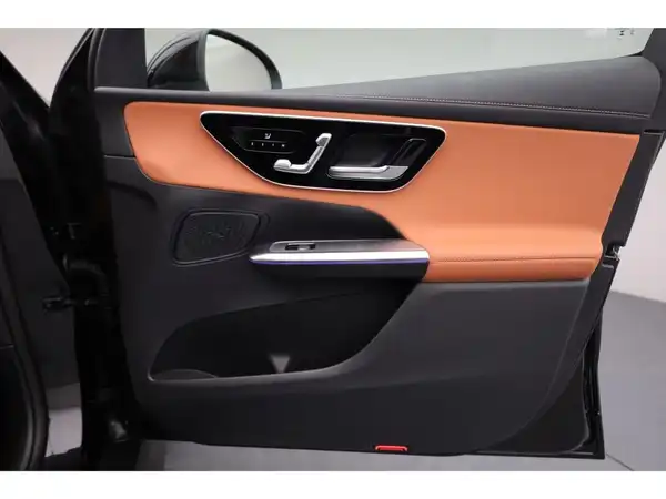 MERCEDES-BENZ GLC 300 e 4M (20/30)