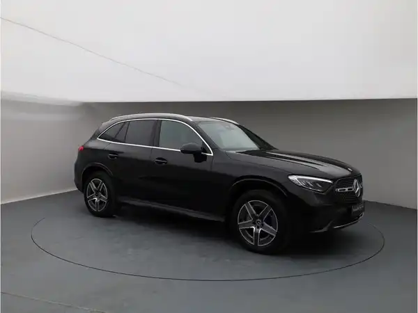 MERCEDES-BENZ GLC 300 e 4M (7/30)