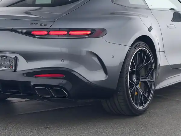 MERCEDES-BENZ AMG GT 63 4M+ (4/9)