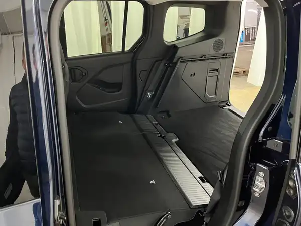 MERCEDES-BENZ T 180 (18/21)