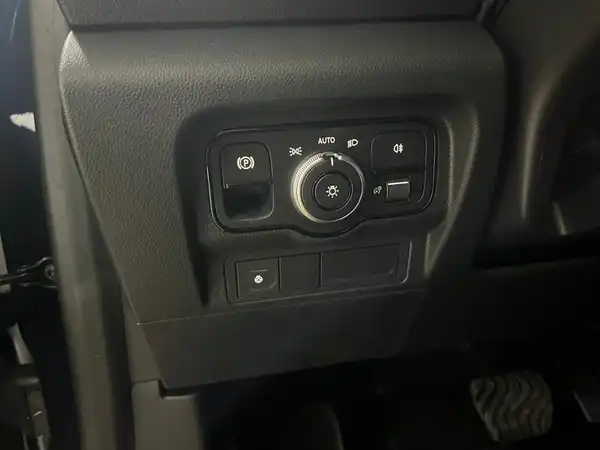 MERCEDES-BENZ T 180 (20/21)