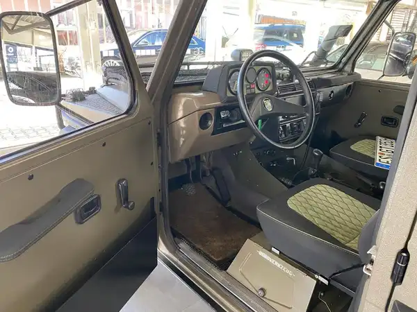 MERCEDES-BENZ Steyr Puch 300 GD LF (7/29)