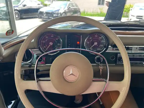 MERCEDES-BENZ 280 SL (113) (16/18)