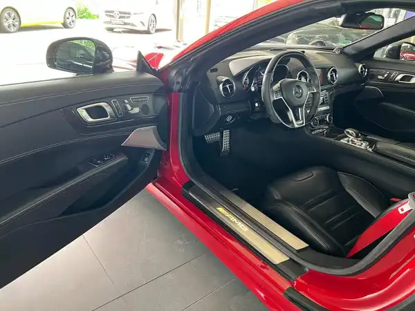 MERCEDES-BENZ SL 63 AMG (11/30)